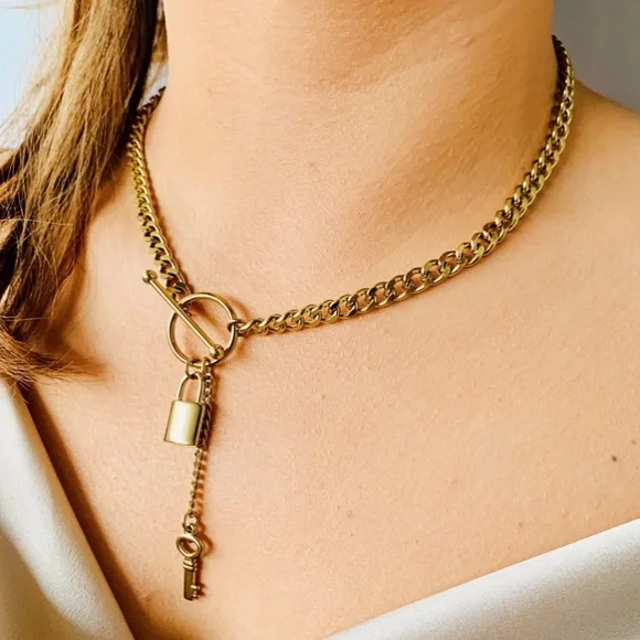 Waterproof key gold plated necklace - Picture 5 of 5
